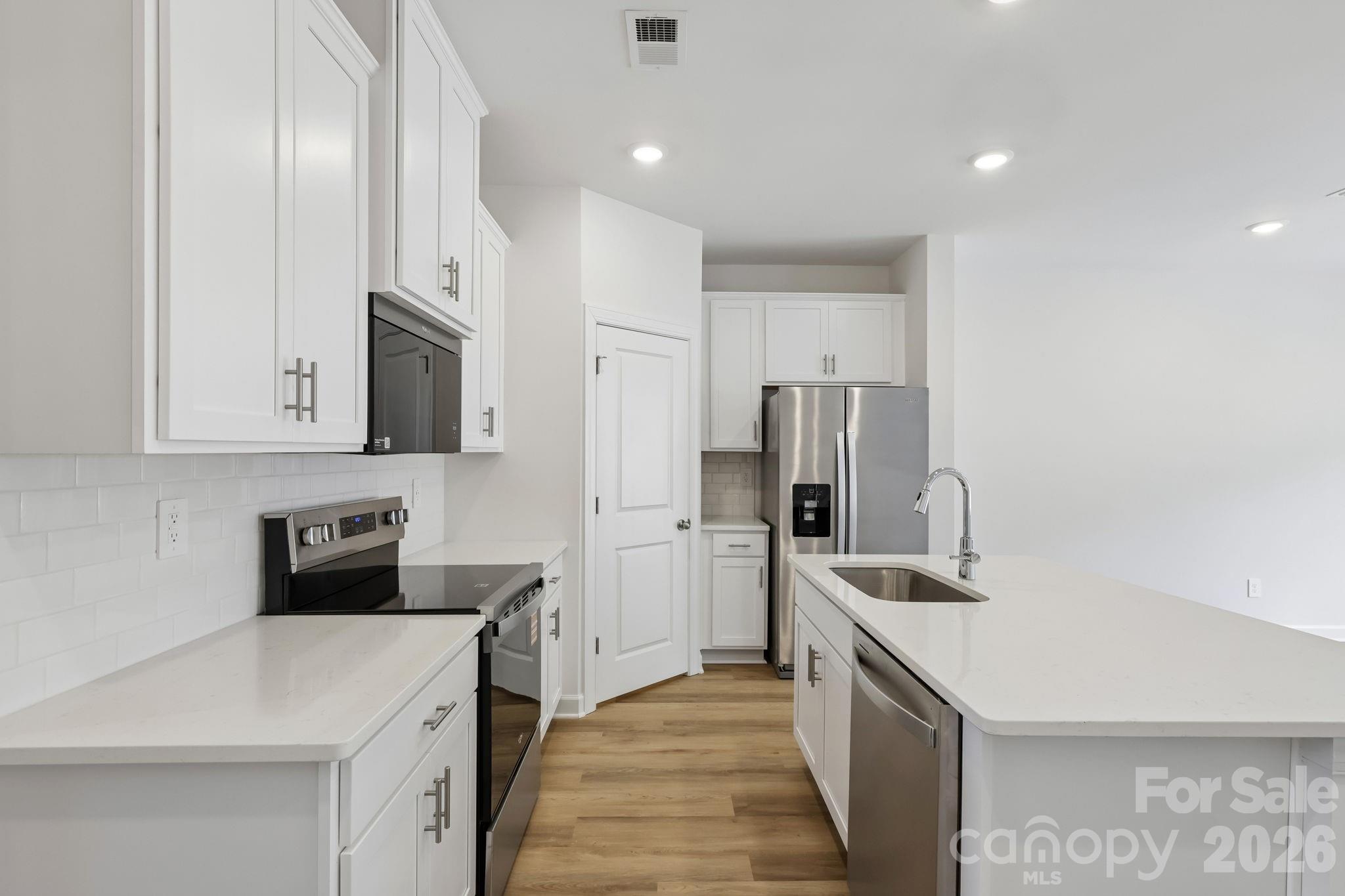 9037 Foggy Brook Loop — Charlotte