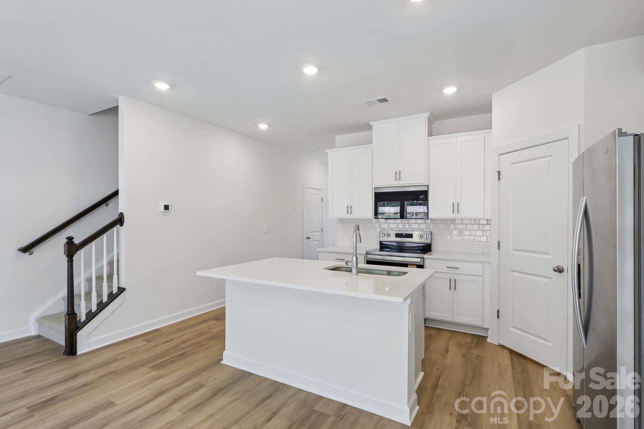 9037 Foggy Brook Loop — Charlotte