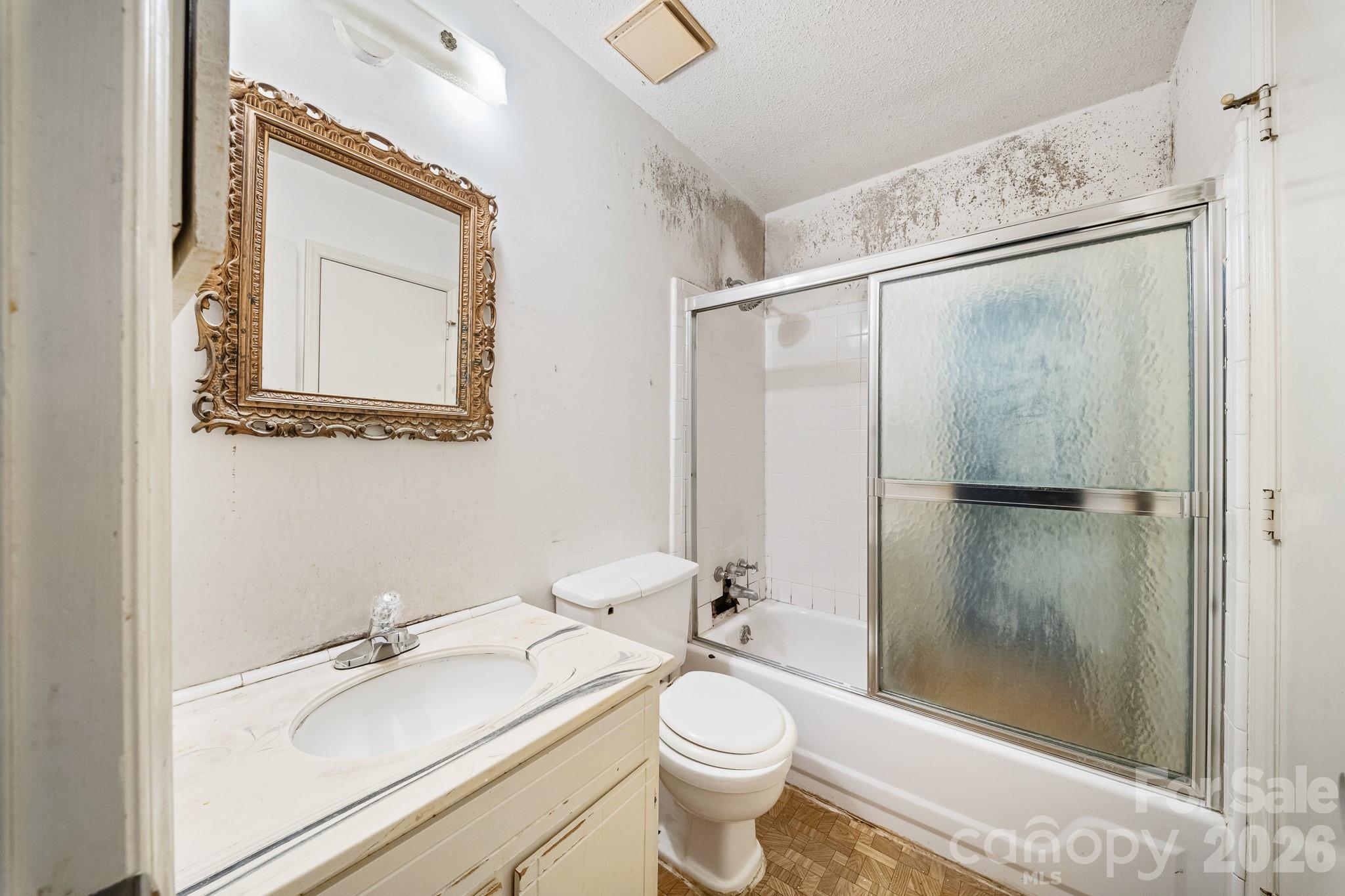 8504 Castle Pine Court — Charlotte