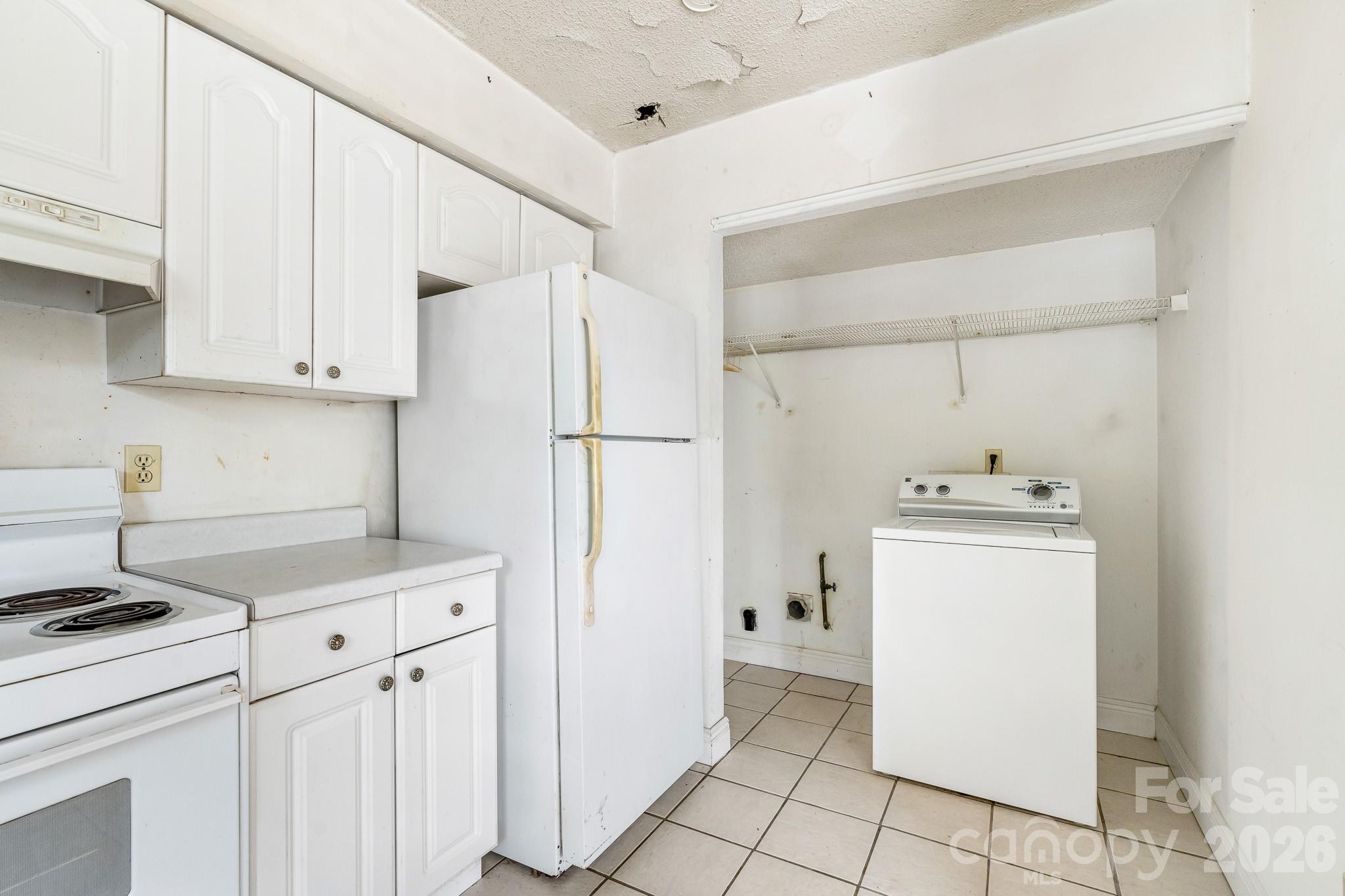 8504 Castle Pine Court — Charlotte