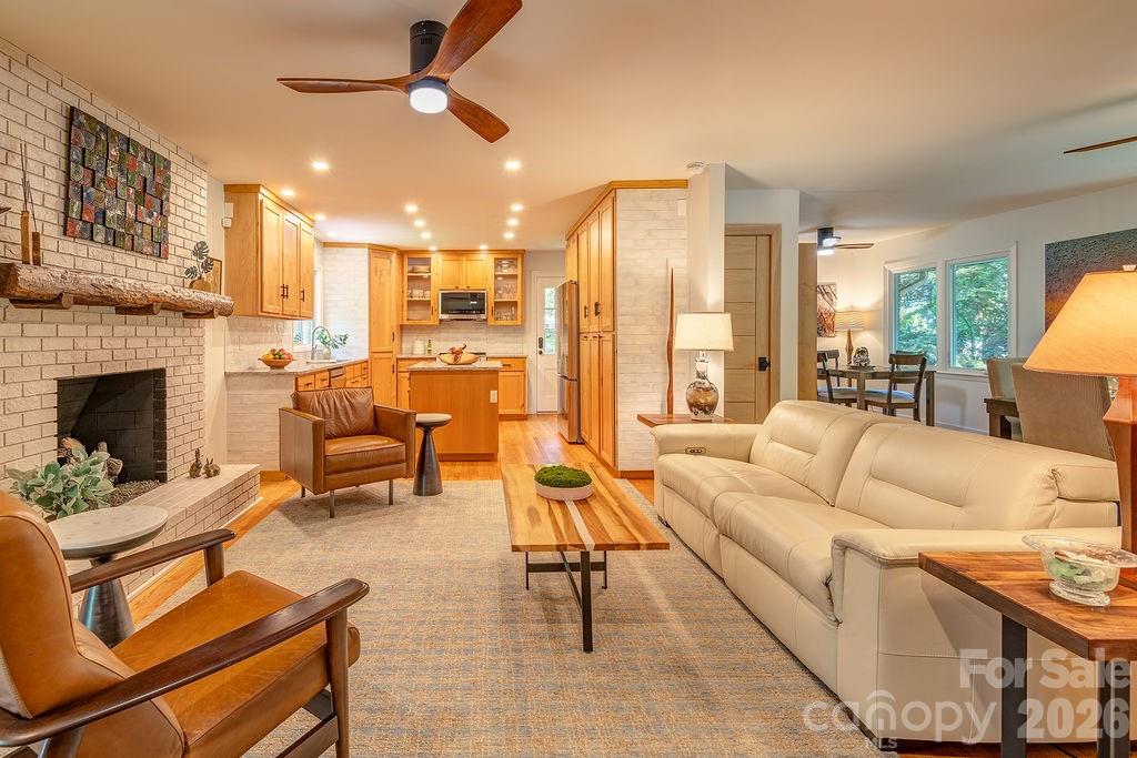 47 Deerwood Drive — Asheville