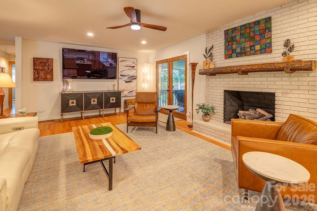 47 Deerwood Drive — Asheville