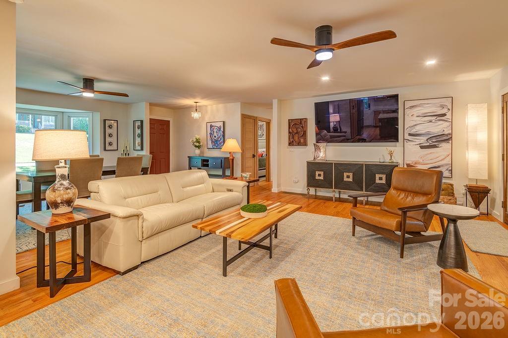 47 Deerwood Drive — Asheville