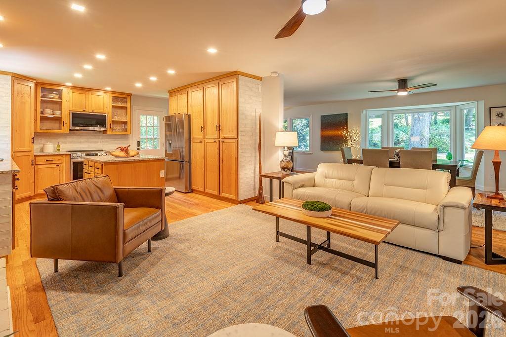 47 Deerwood Drive — Asheville