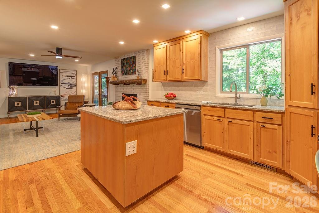 47 Deerwood Drive — Asheville