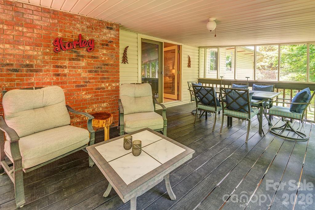 47 Deerwood Drive — Asheville