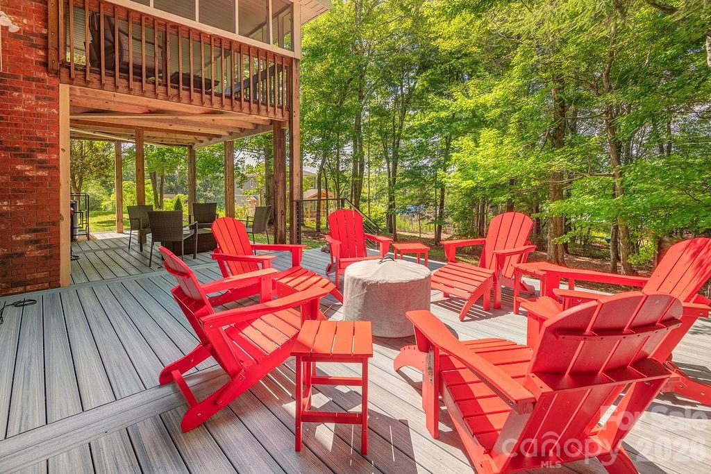47 Deerwood Drive — Asheville
