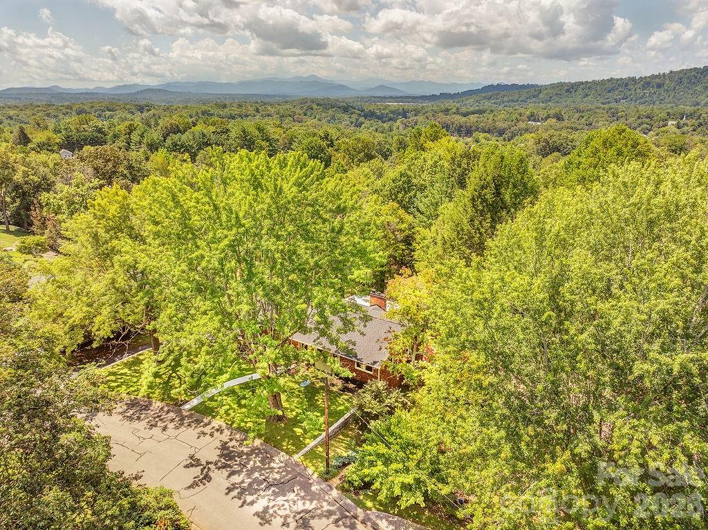 47 Deerwood Drive — Asheville