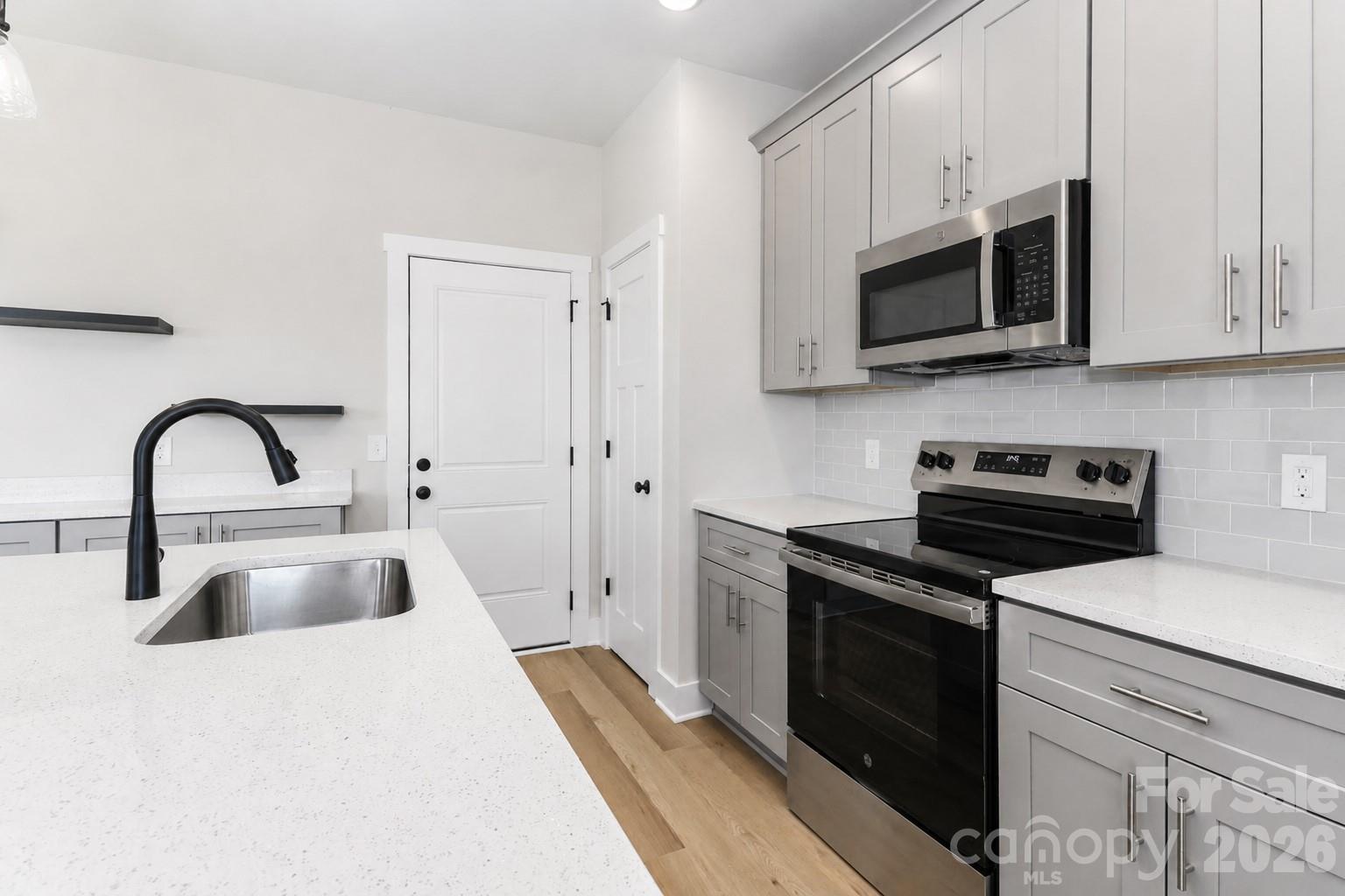 107 Cain Road — Stony Point