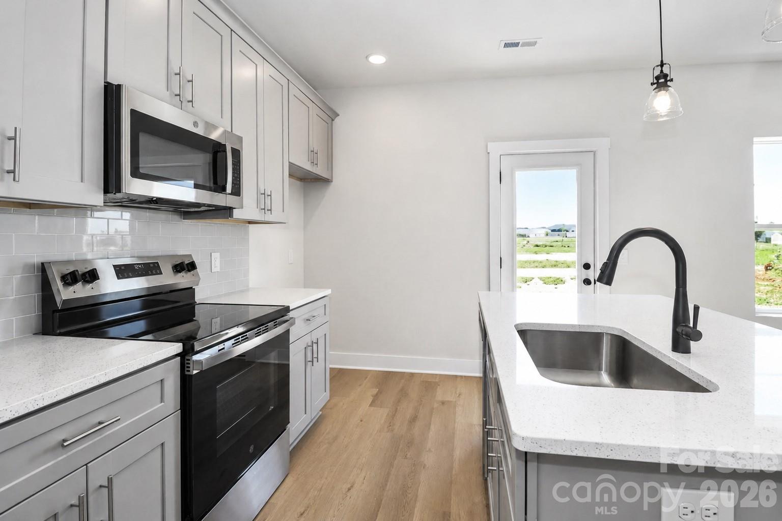 107 Cain Road — Stony Point