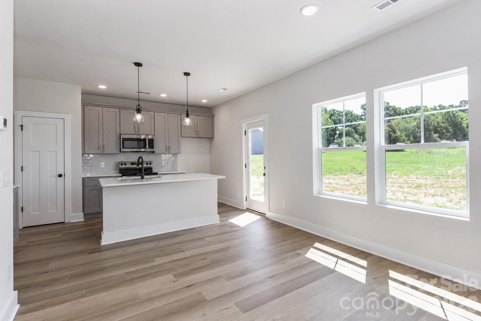107 Cain Road — Stony Point