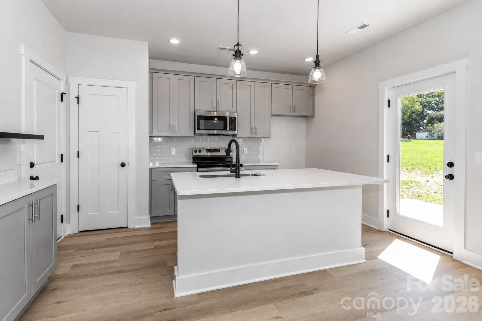 107 Cain Road — Stony Point