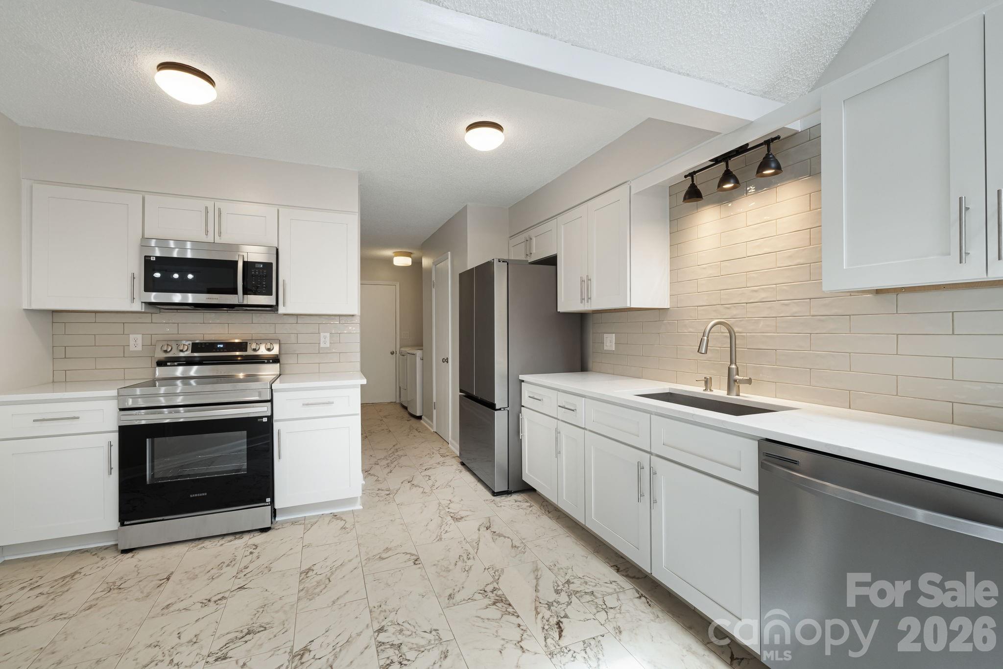 35 Golden Oaks Lane — Fletcher