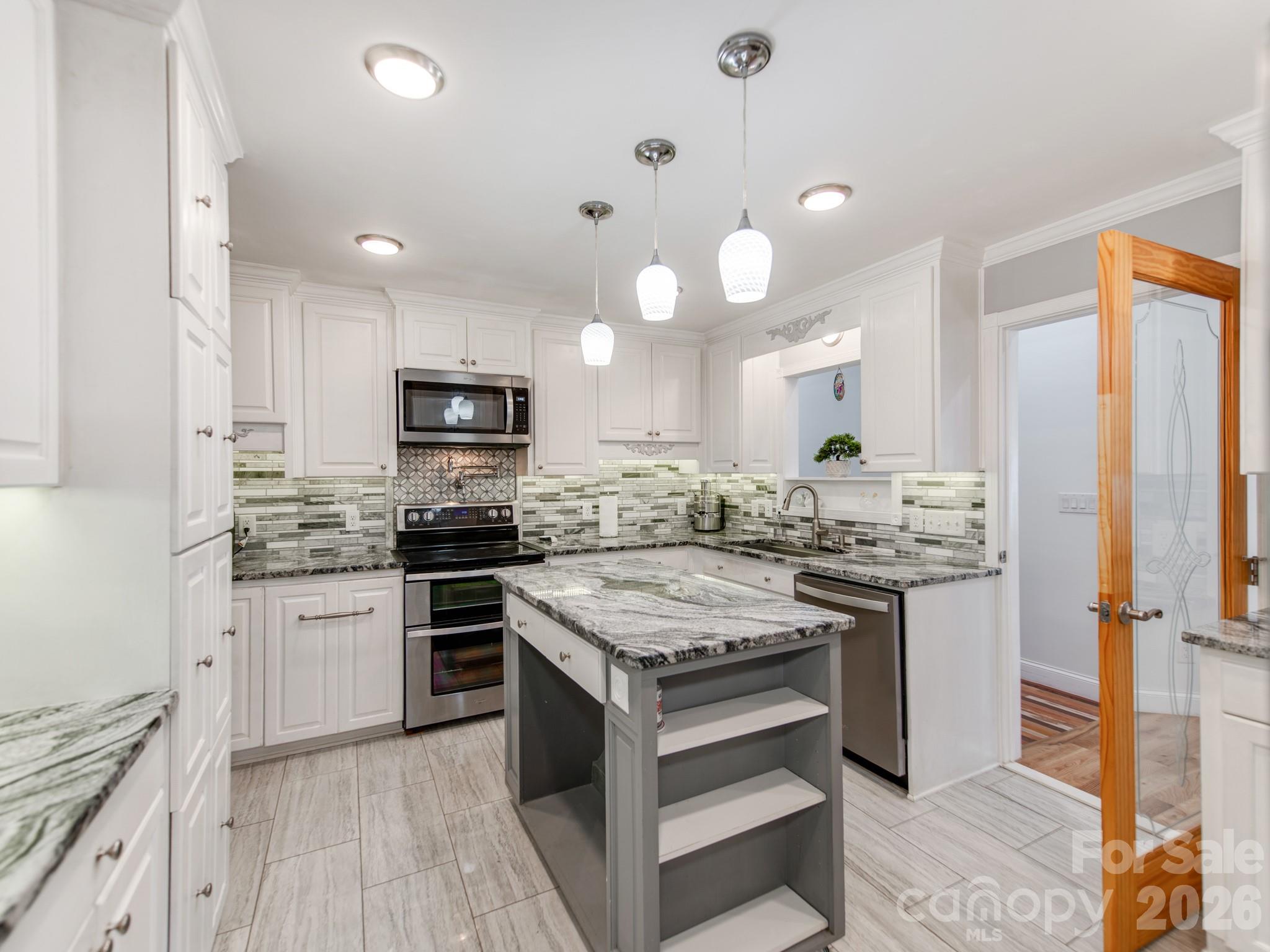 7124 Ridge Lane Road — Charlotte