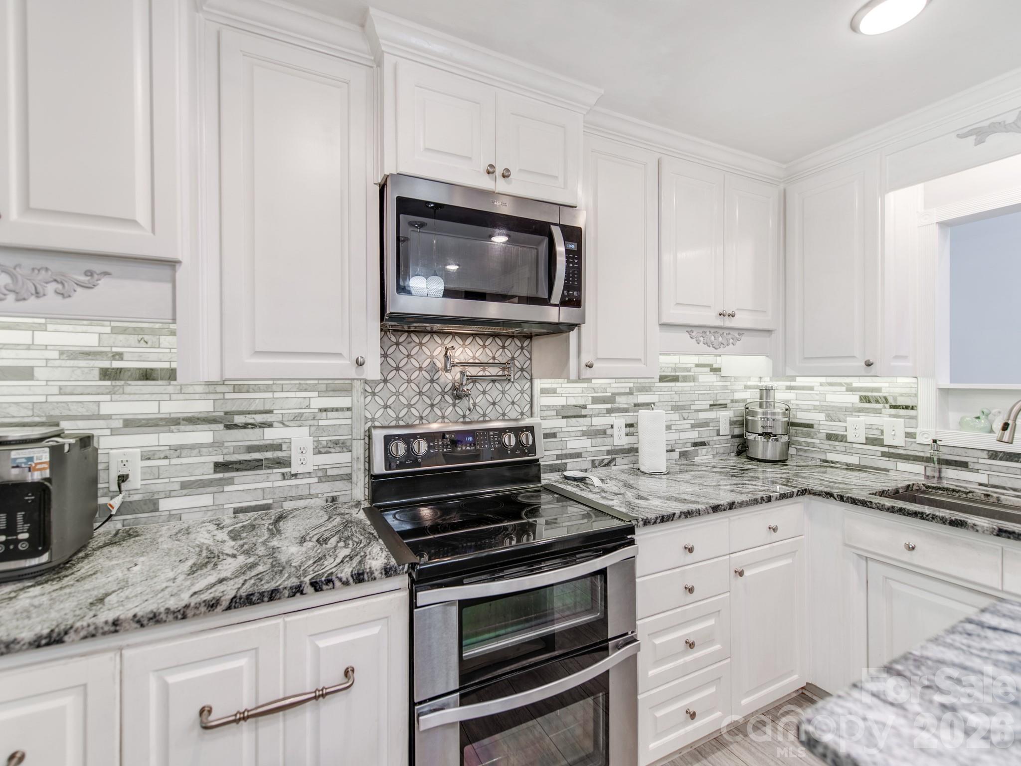7124 Ridge Lane Road — Charlotte