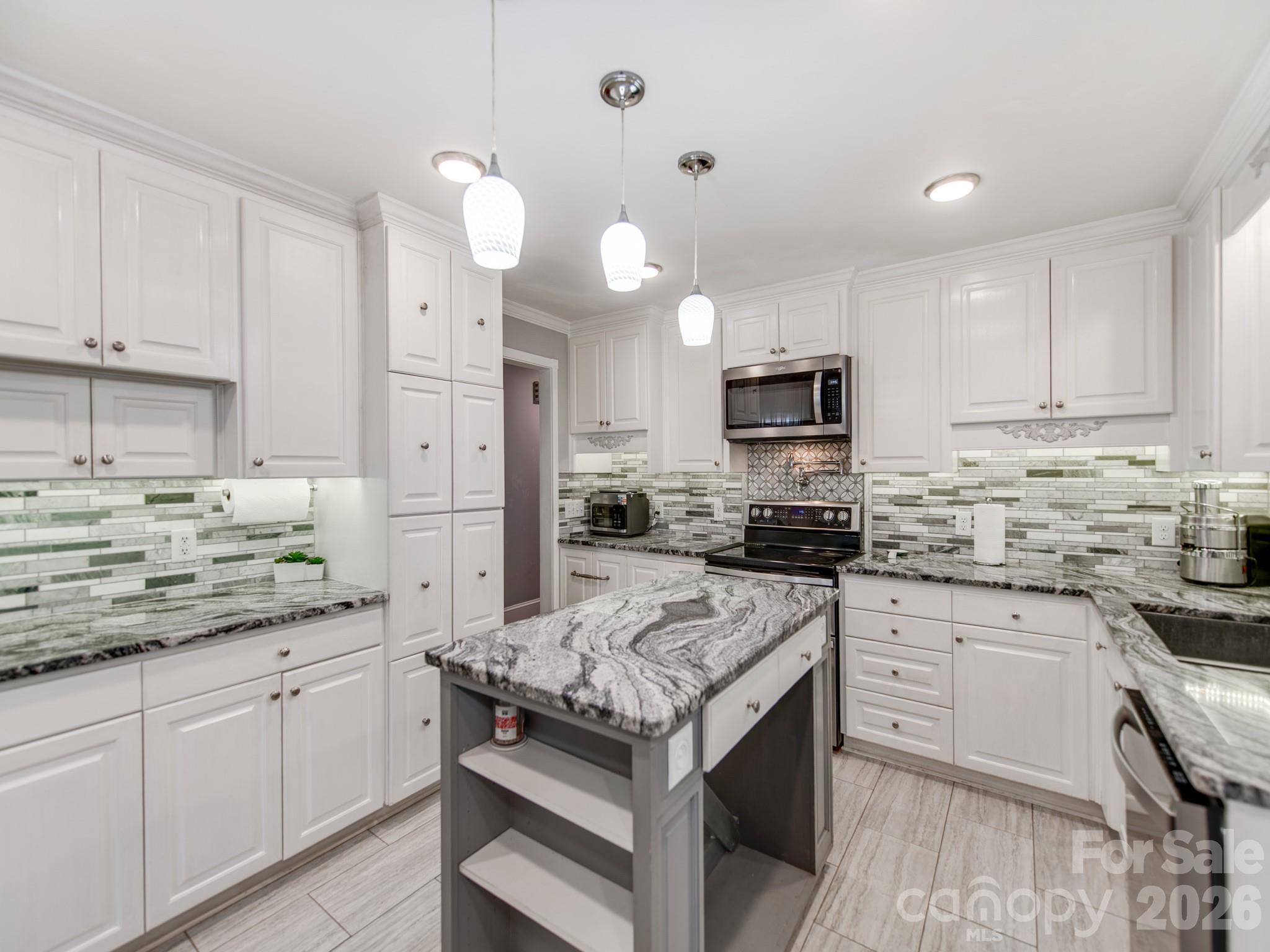 7124 Ridge Lane Road — Charlotte