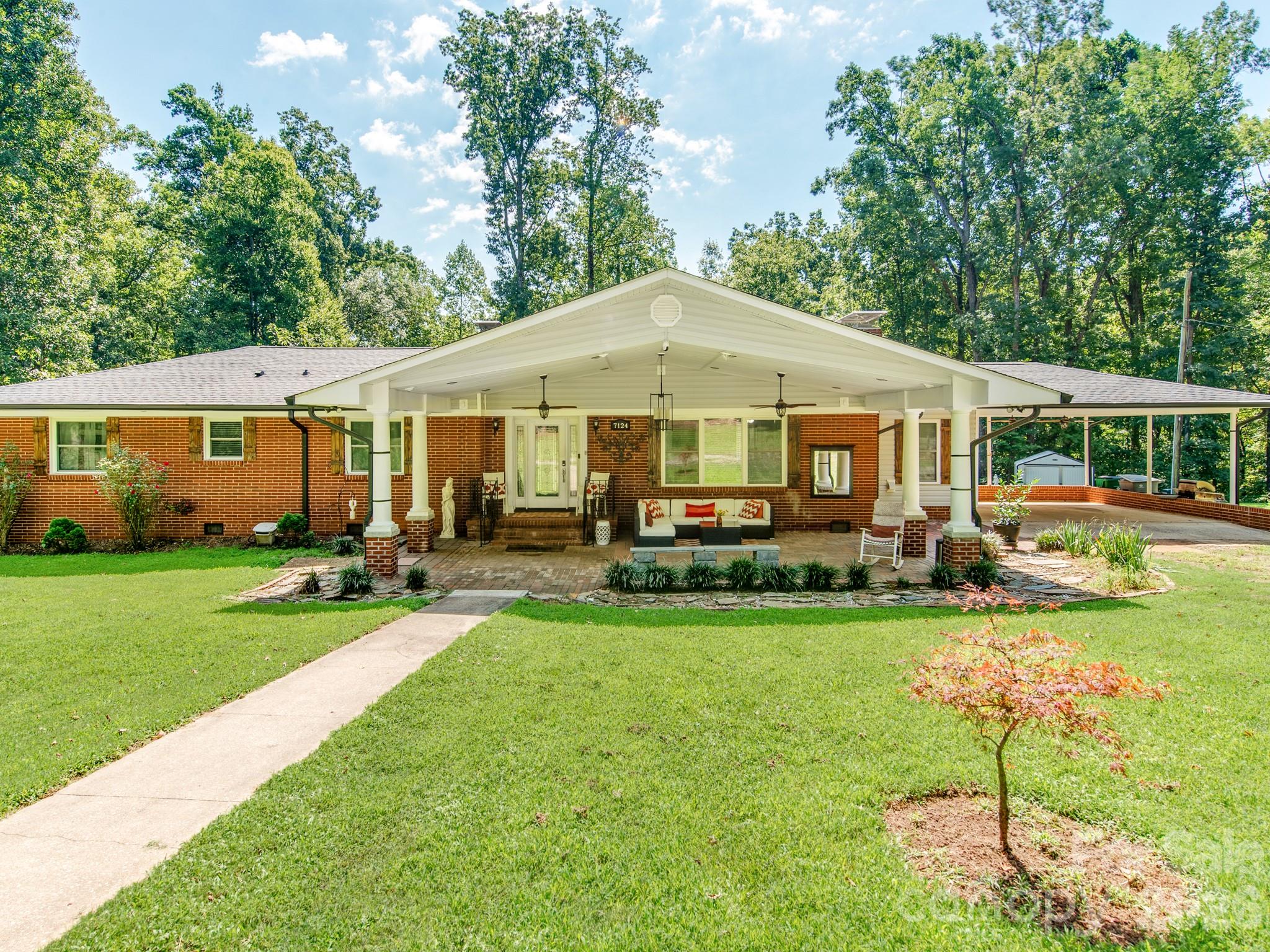 7124 Ridge Lane Road — Charlotte