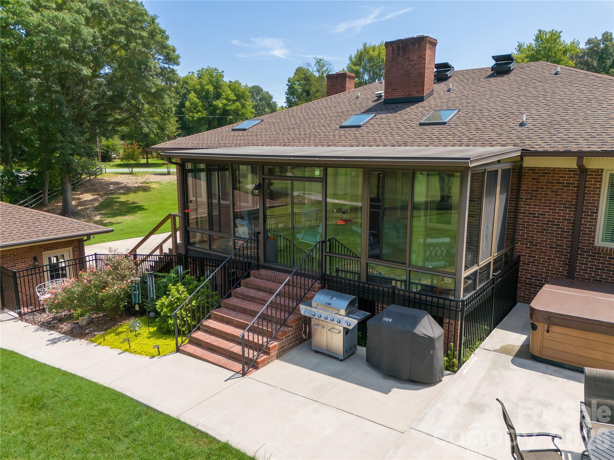 1419 Stoneyridge Drive — Charlotte