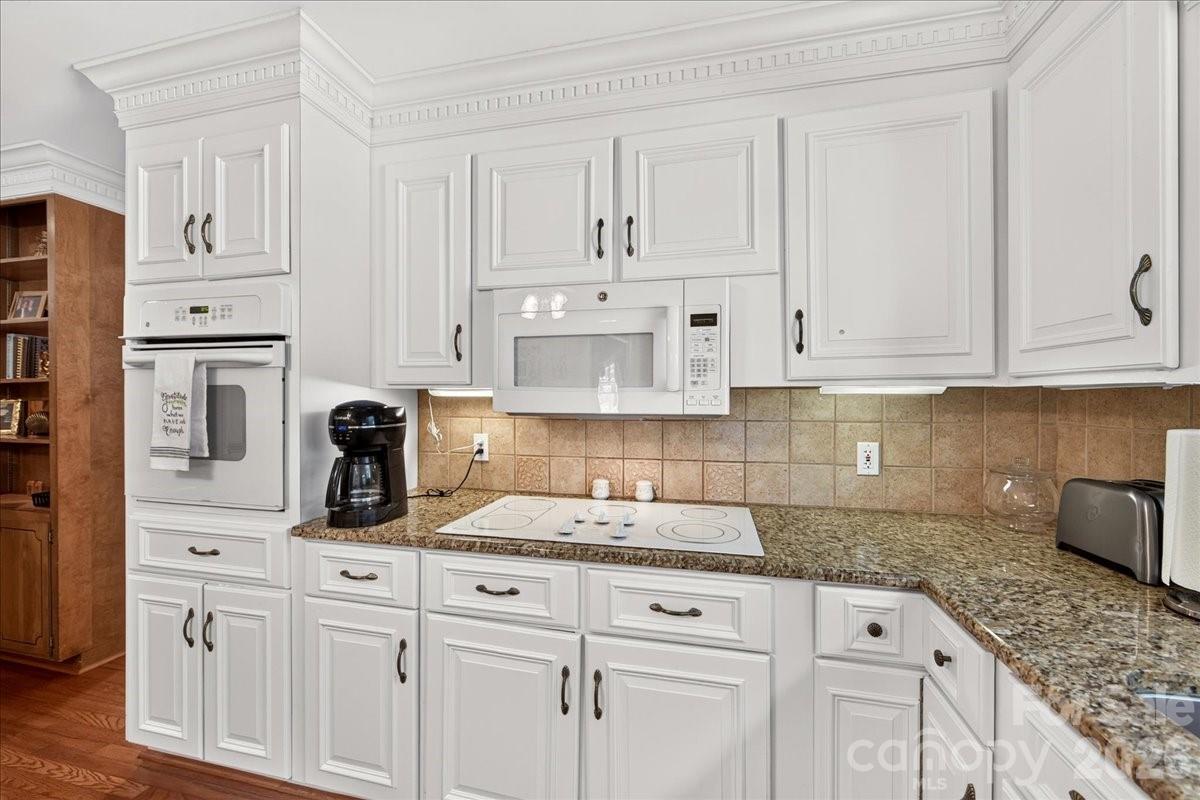 3825 Hoodridge Lane — Charlotte