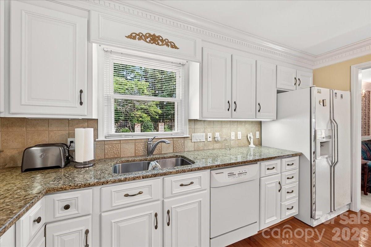 3825 Hoodridge Lane — Charlotte