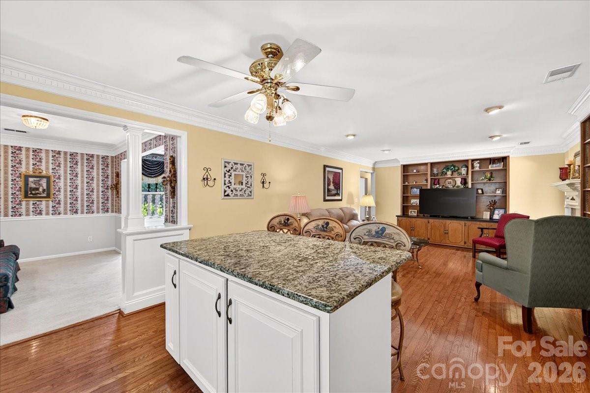 3825 Hoodridge Lane — Charlotte