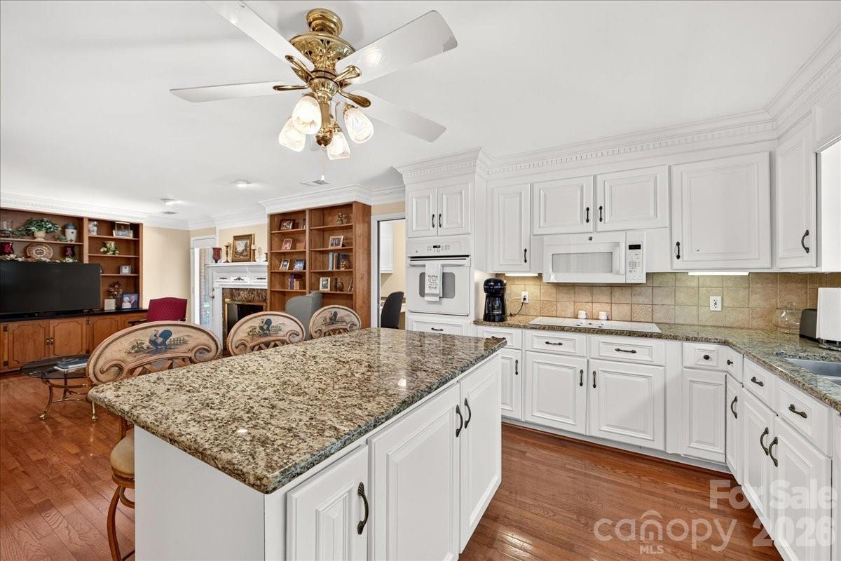 3825 Hoodridge Lane — Charlotte