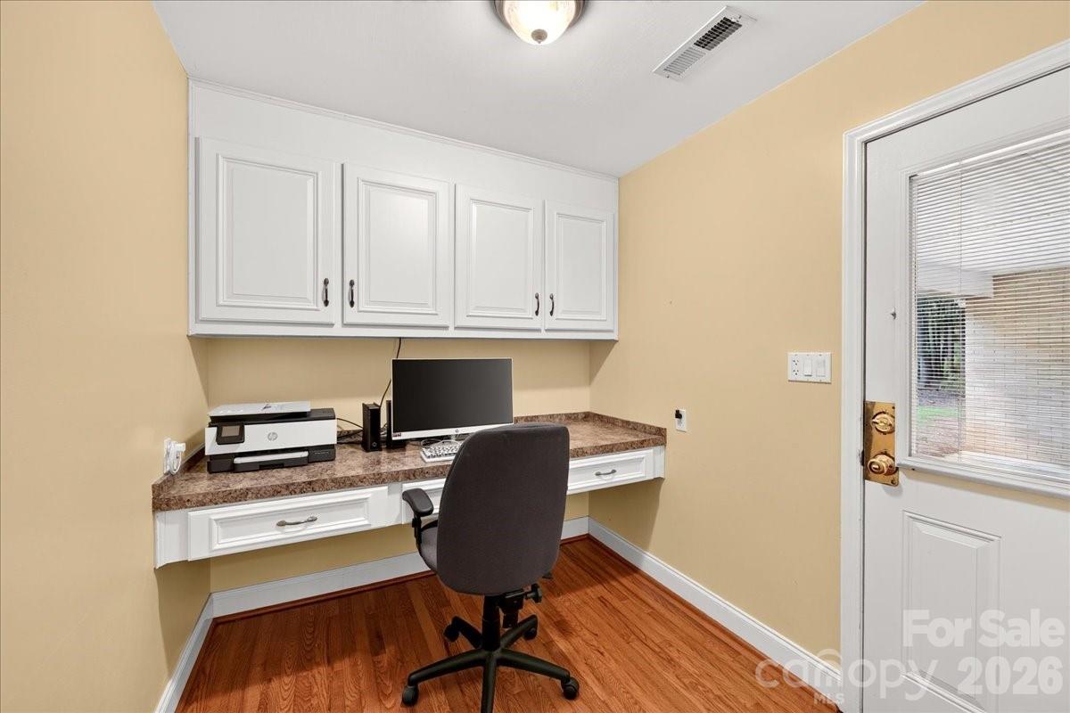3825 Hoodridge Lane — Charlotte