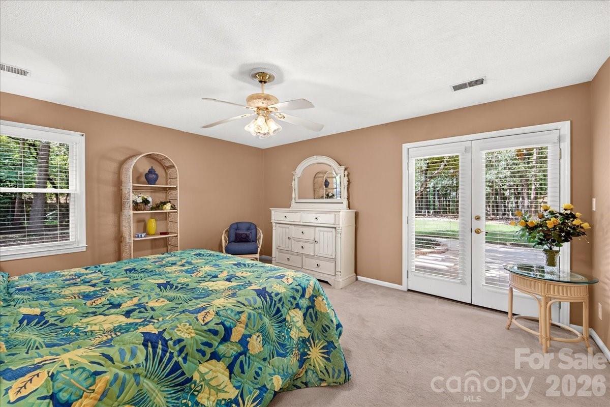 3825 Hoodridge Lane — Charlotte