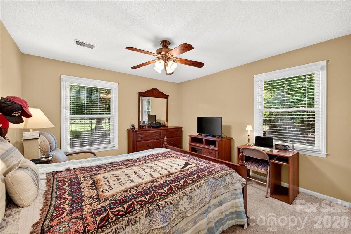 3825 Hoodridge Lane — Charlotte