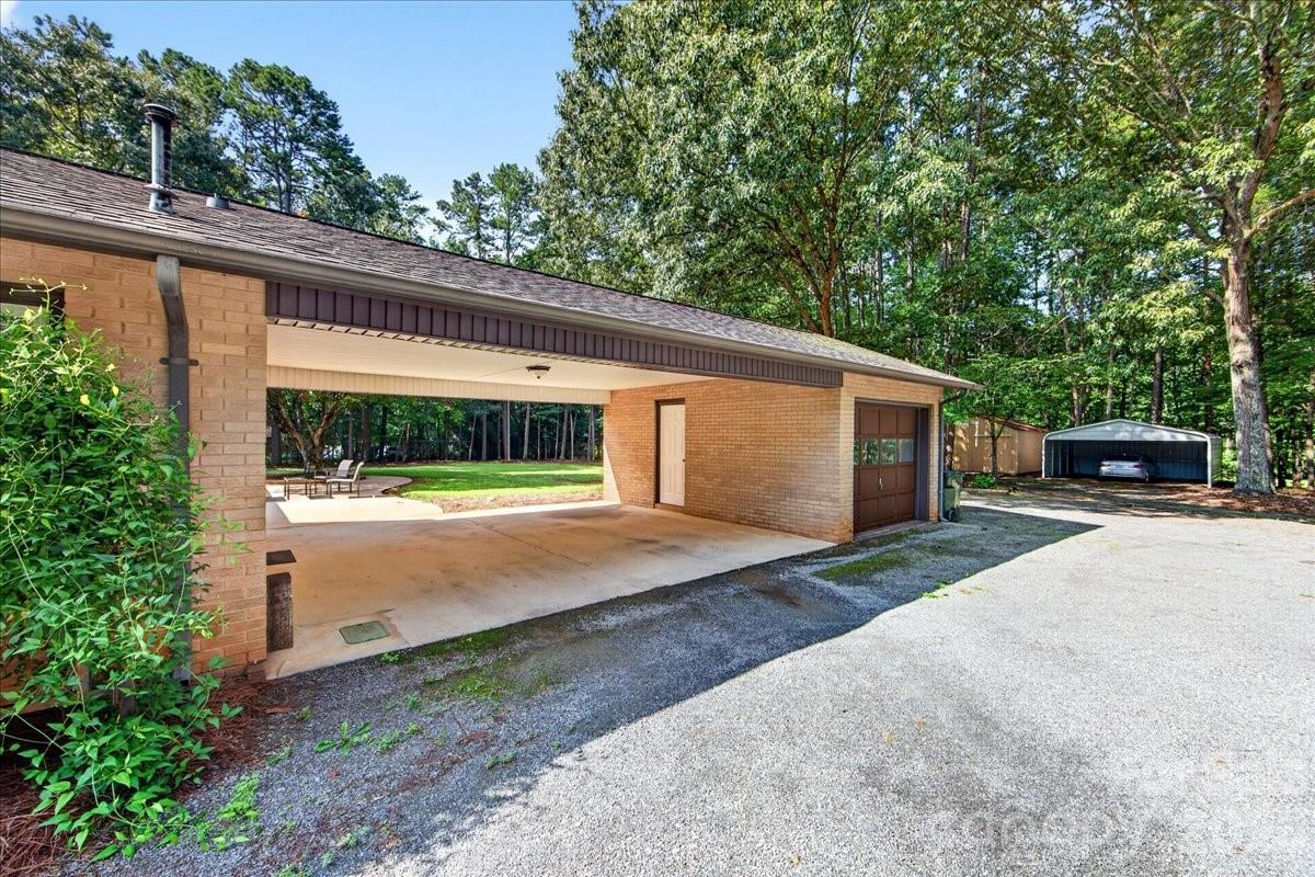 3825 Hoodridge Lane — Charlotte