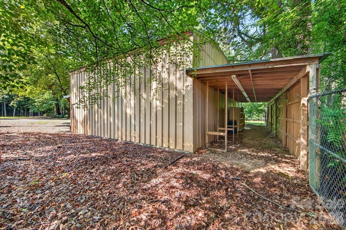 3825 Hoodridge Lane — Charlotte