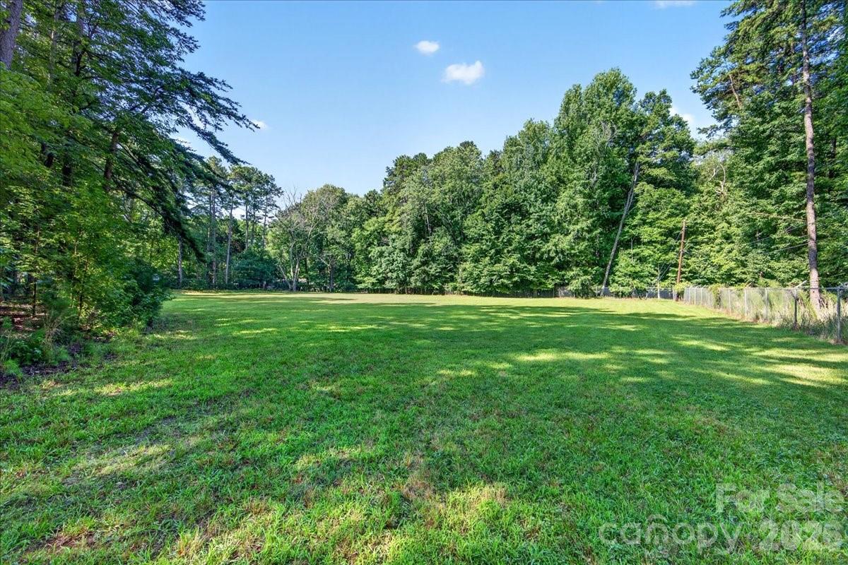 3825 Hoodridge Lane — Charlotte