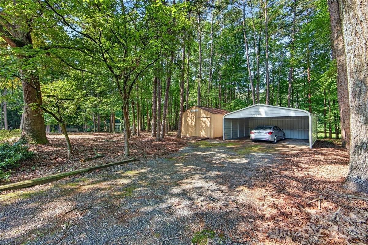 3825 Hoodridge Lane — Charlotte