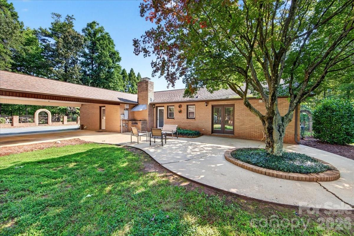 3825 Hoodridge Lane — Charlotte