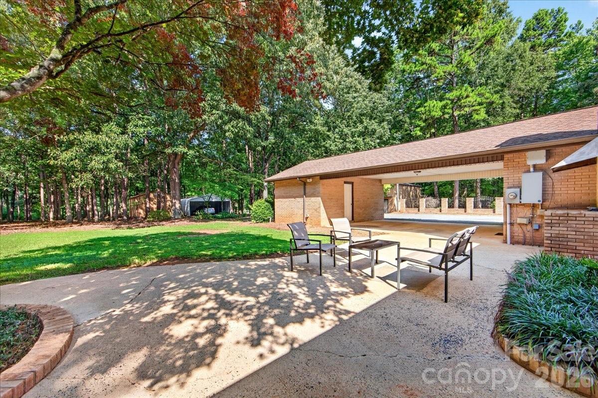 3825 Hoodridge Lane — Charlotte