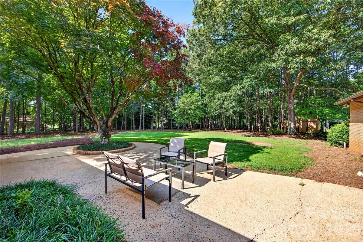 3825 Hoodridge Lane — Charlotte