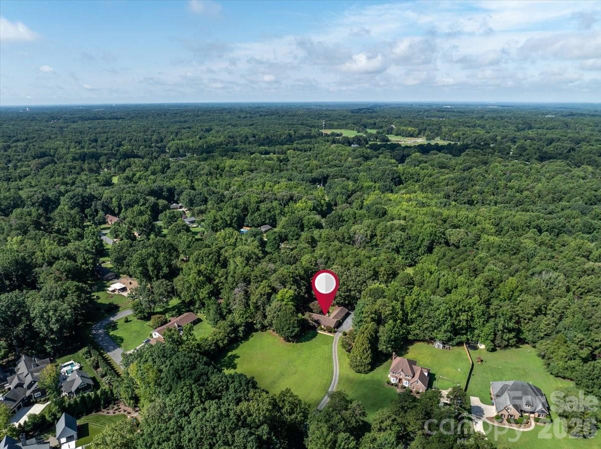 3825 Hoodridge Lane — Charlotte