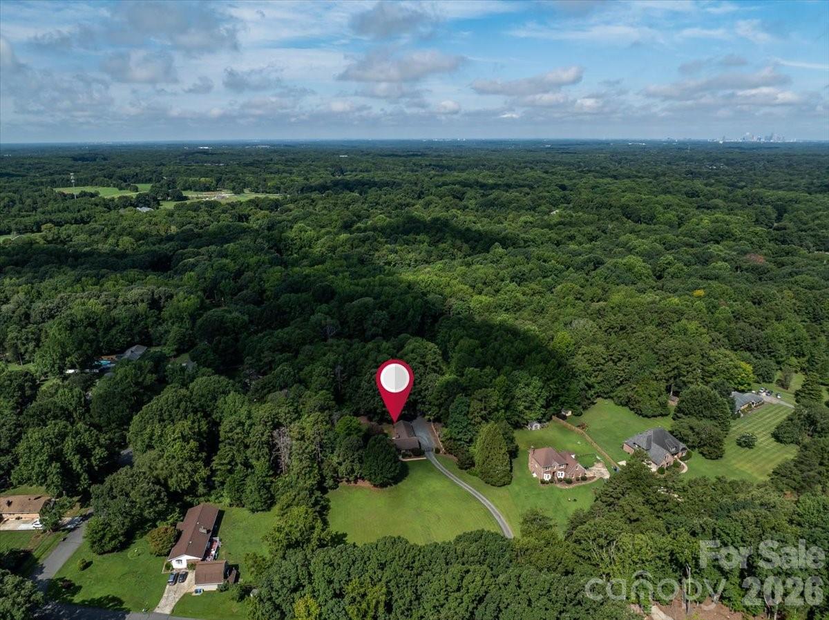 3825 Hoodridge Lane — Charlotte