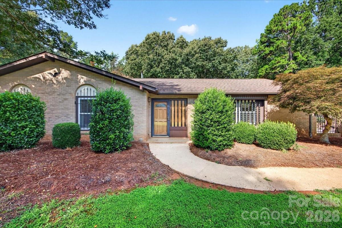 3825 Hoodridge Lane — Charlotte