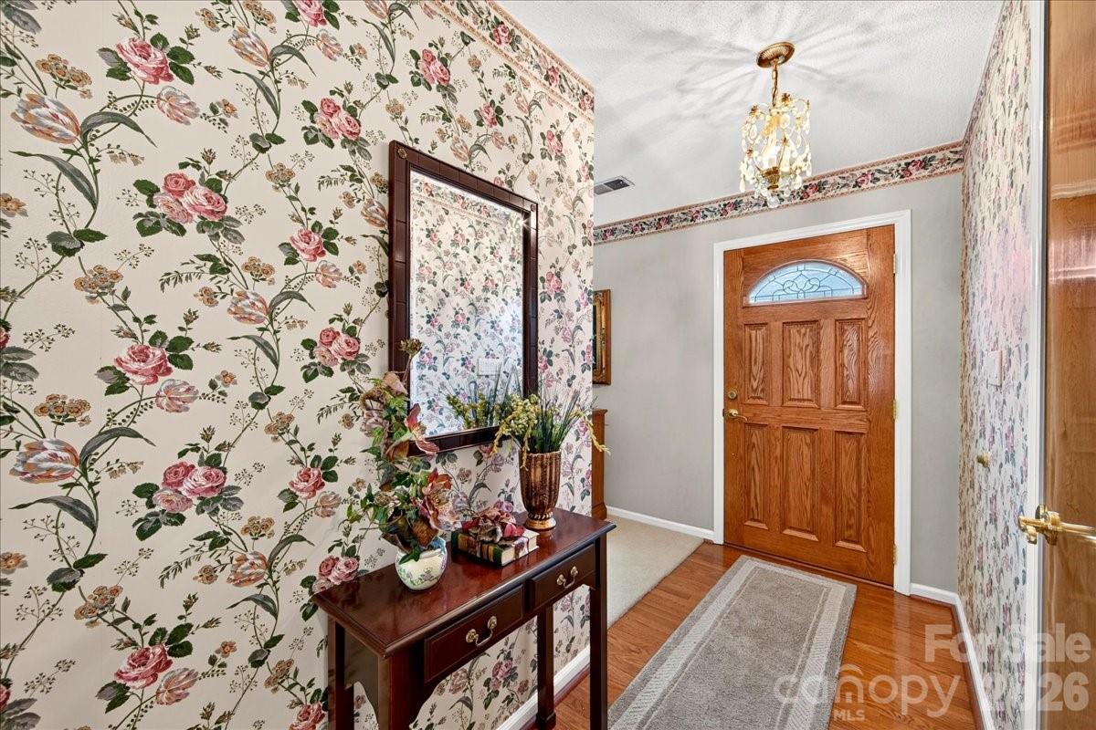 3825 Hoodridge Lane — Charlotte