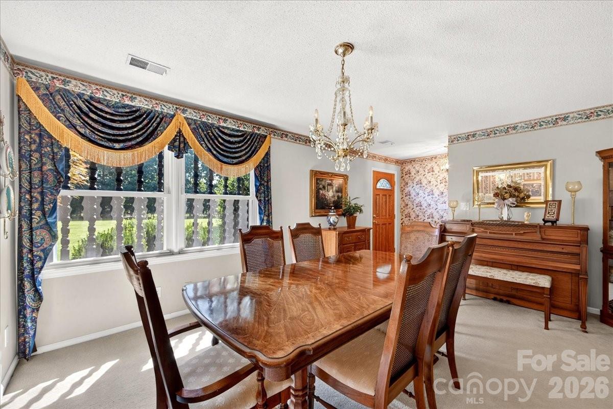 3825 Hoodridge Lane — Charlotte