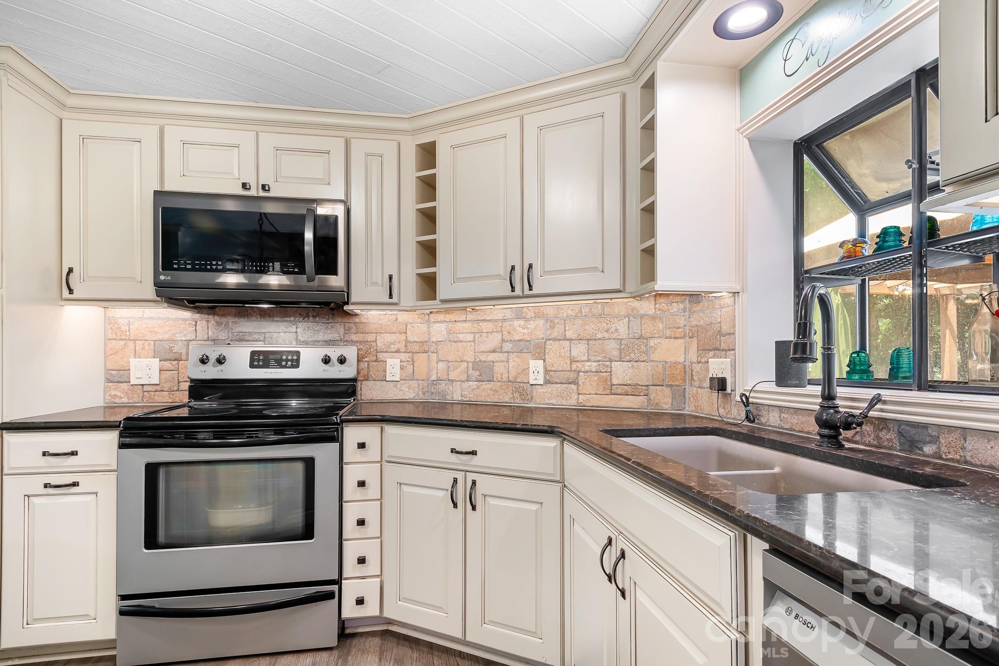 7224 Right Angle Street — Sherrills Ford