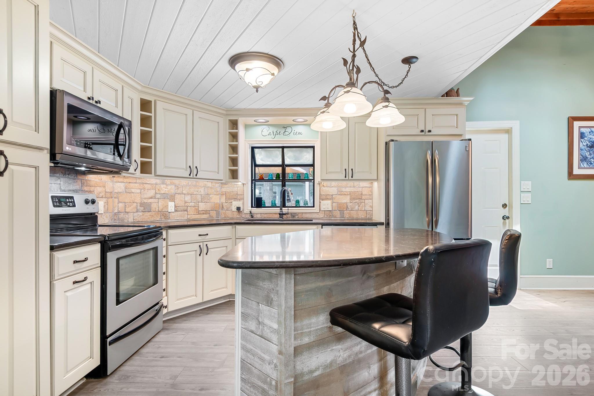 7224 Right Angle Street — Sherrills Ford