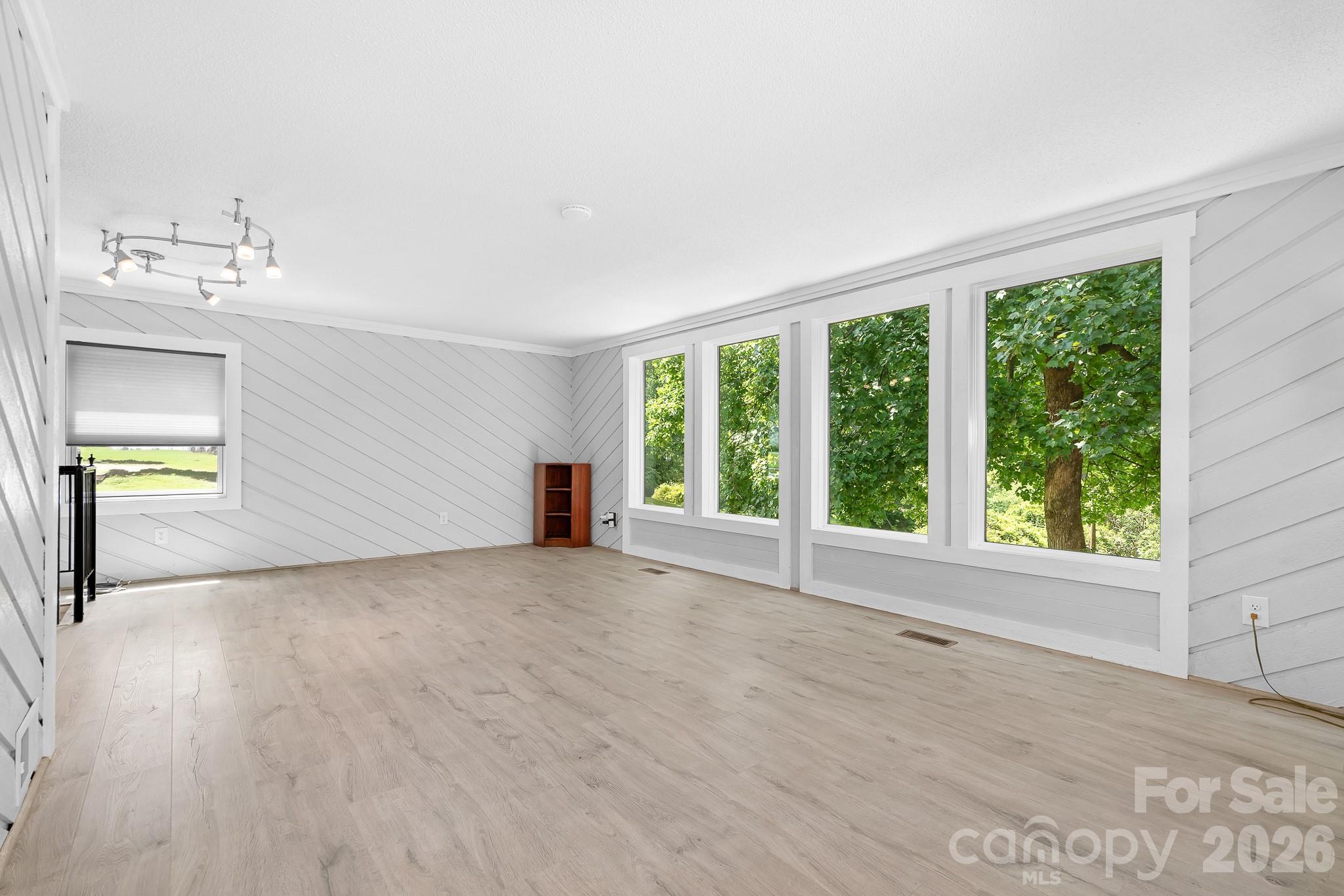 7224 Right Angle Street — Sherrills Ford