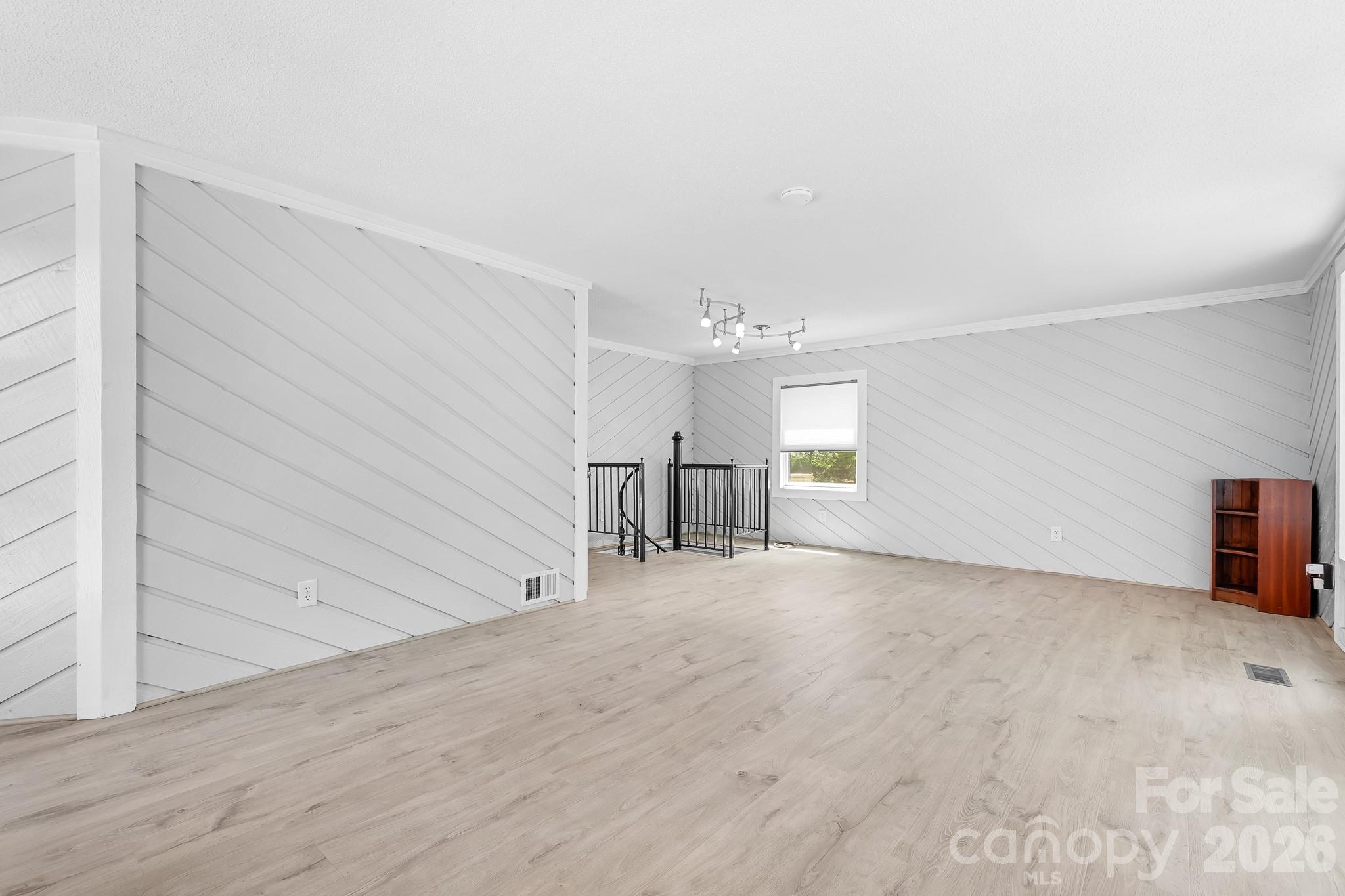 7224 Right Angle Street — Sherrills Ford