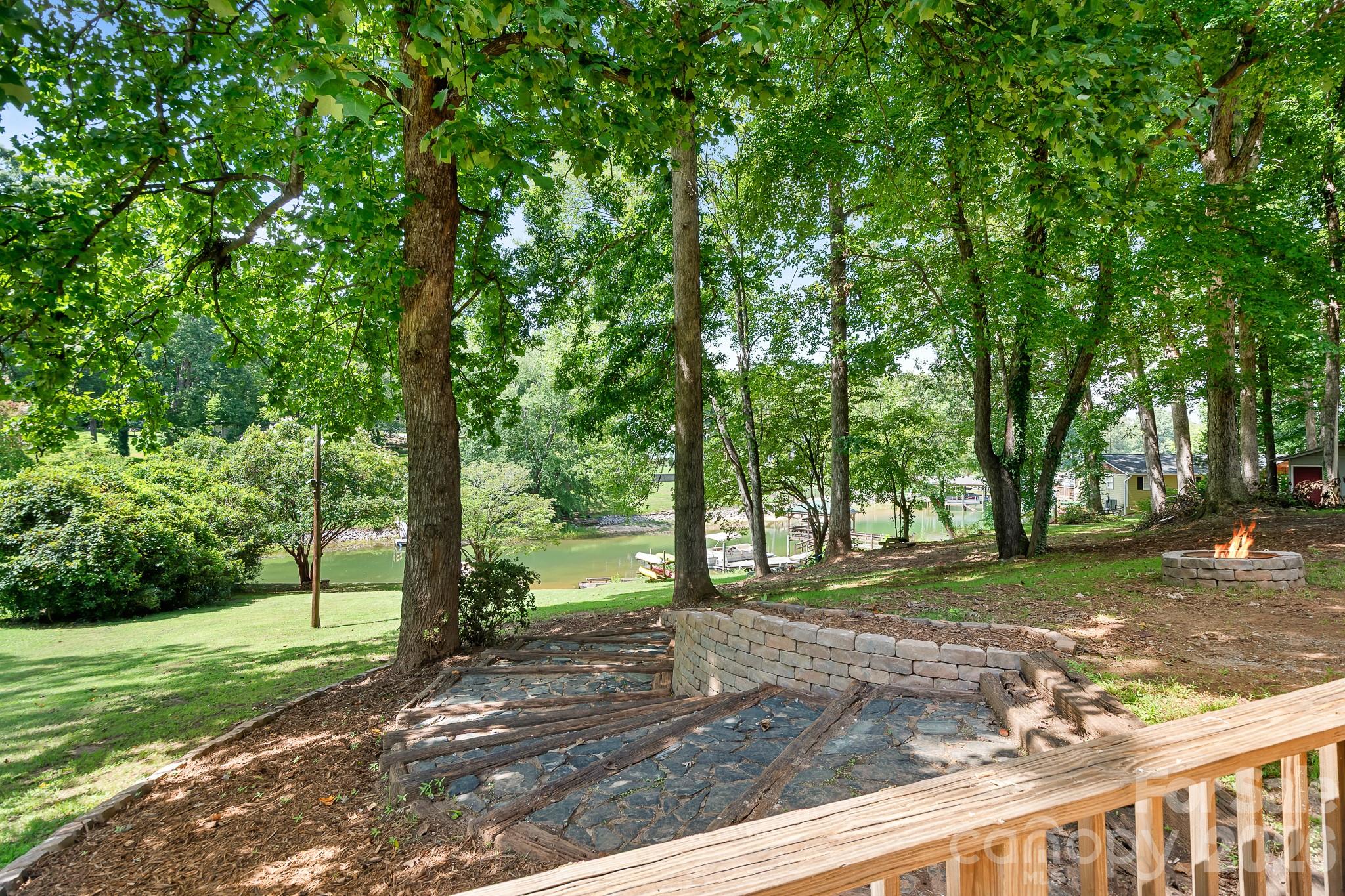 7224 Right Angle Street — Sherrills Ford
