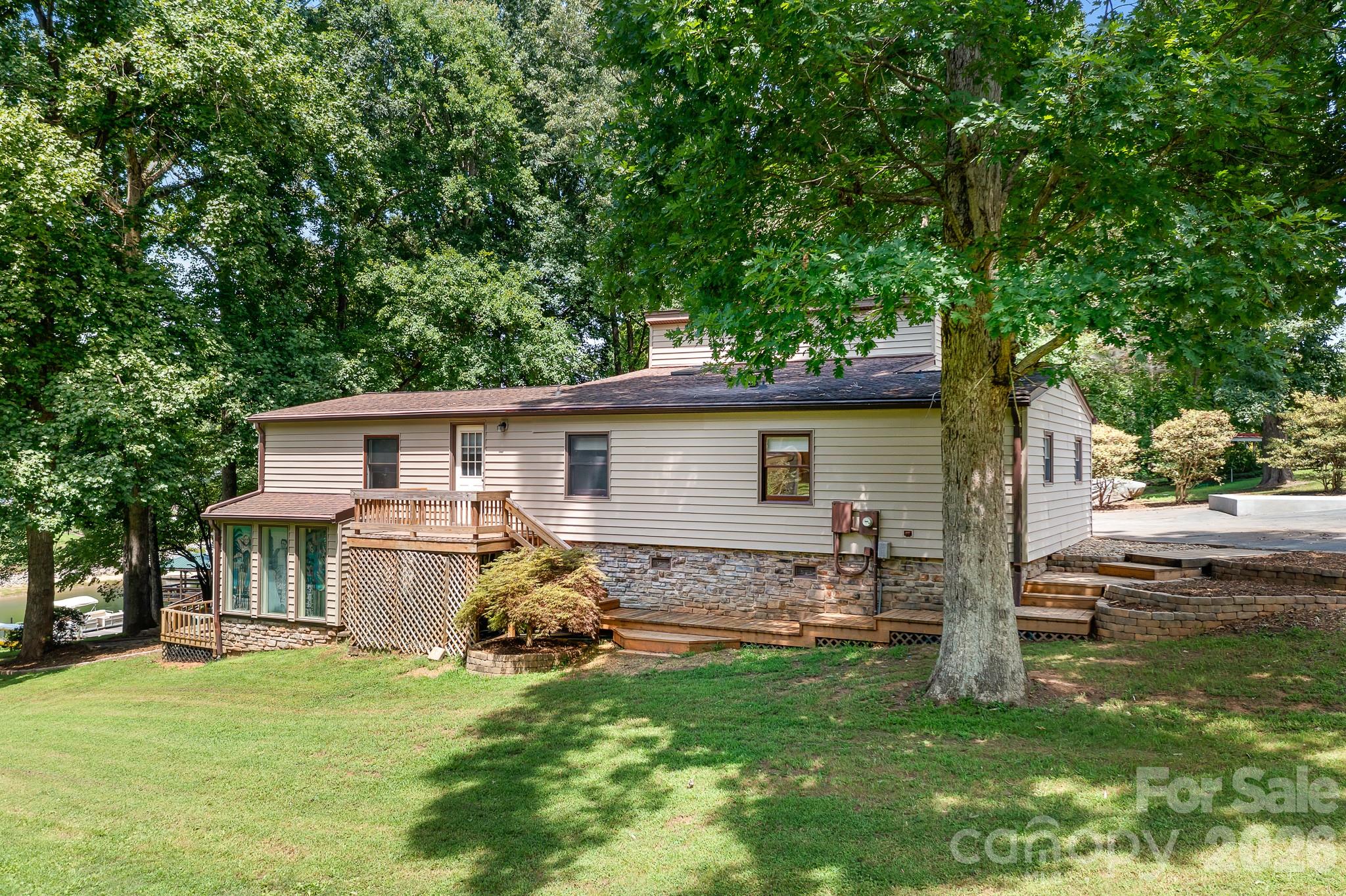 7224 Right Angle Street — Sherrills Ford