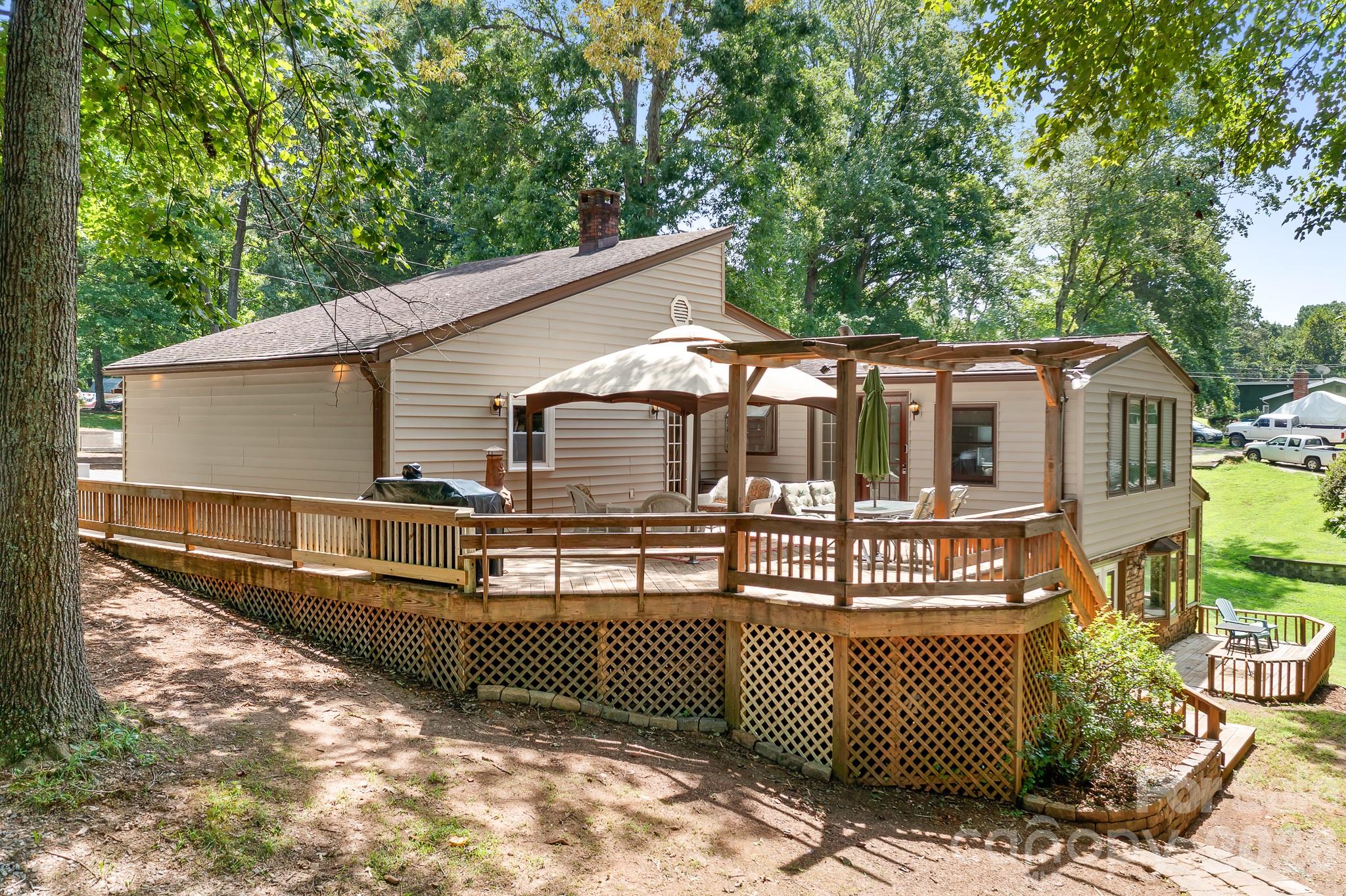 7224 Right Angle Street — Sherrills Ford