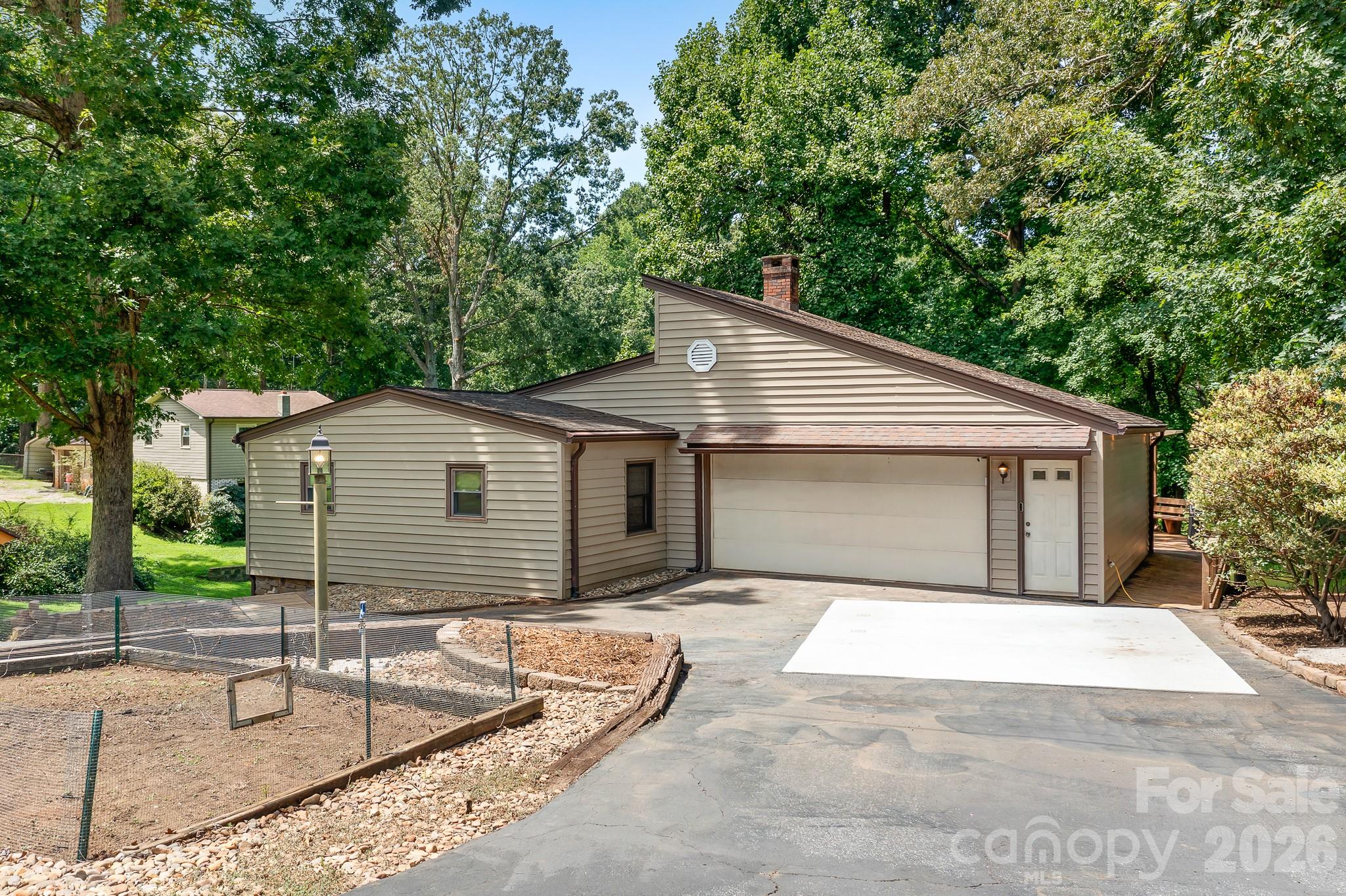 7224 Right Angle Street — Sherrills Ford