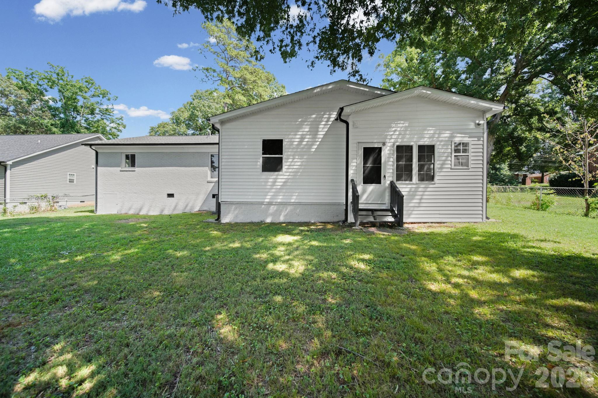 1041 Watts Drive — Charlotte